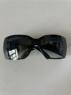 Authentic Used Chanel Woman Sunglasses